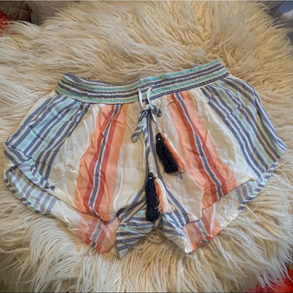 flowy beach shorts !